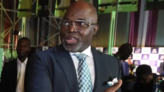 Pinnick say im don speak with di coach and players and dem dey sorry
