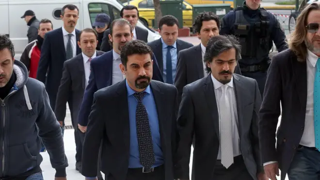 ترک سپاہیوں کا کہنا ہے کہ ترکی میں ان کی زندگیوں کو خطرہ ہے