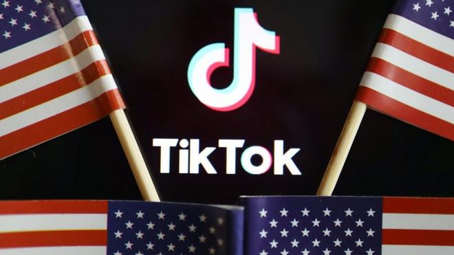 美国总统特朗普宣布要在美国封禁中国短视频应用平台抖音国际版TikTok。