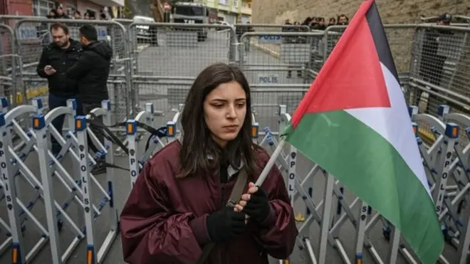 Joven protesta en Estambul