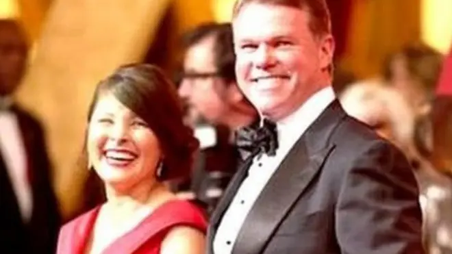 मुताबिक़ ब्रायन कलिनन और मार्था रूज़.