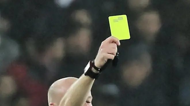 Aksi kartu kuning dari Ketua BEM Universitas Indonesia disebut untuk "memberi peringatan" pada Presiden Jokowi untuk "tugas-tugasnya yang belum selesai".