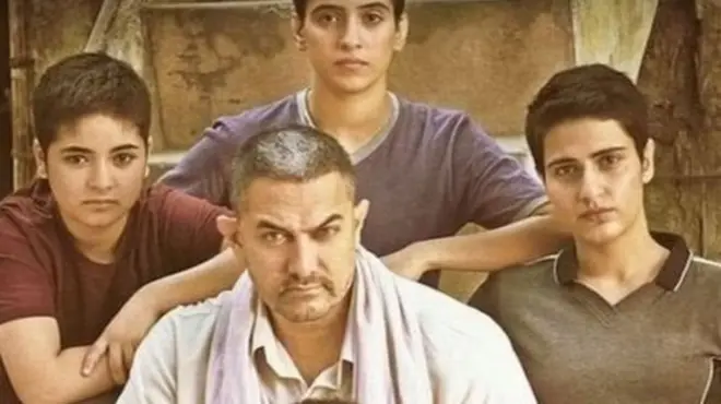 فلم دنگل دو پہلوان لڑکیوں اور ان کے باپ کی حقیقی کہانی پر مبنی ہے