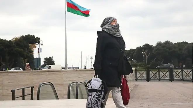 Bayraq forunda qadın