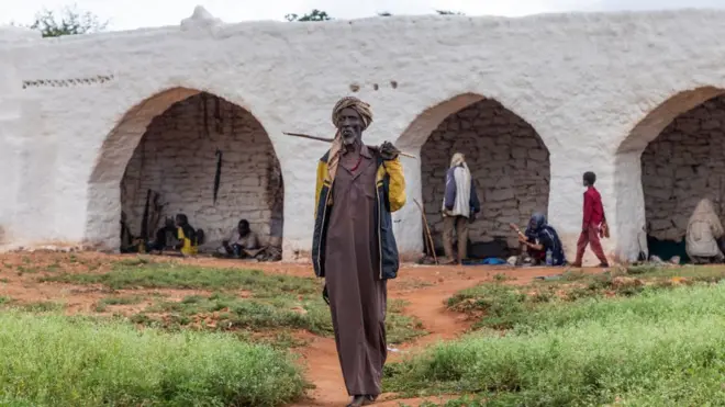 Maanguddoo ulee qabatanii miila duwwaa deeman