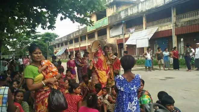 မောင်တောမှာ လာခိုလှုံနေတဲ့ ဟိန္ဒူဘာသာ၀င်တွေ