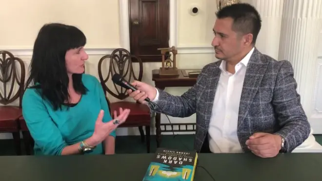 Жоанна Лиллис а Ибрат Сафо