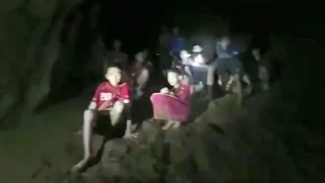 Niños atrapados en una cueva en Tailandia