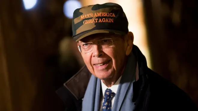 Большую часть жизни Уилбур Росс был членом Демократической партии, но в 2016 году переметнулся к республиканцам и одним из первых поддержал кандидатуру Дональда Трампа для выдвижения на пост президента