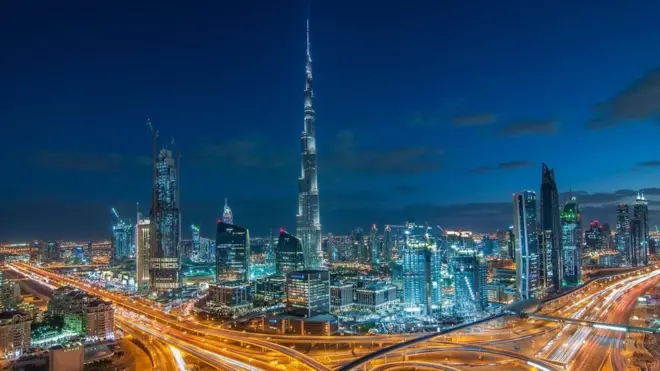 Dubái se parece a otras grandes ciudades, como Londres o Nueva York en su estilo de vida acelerado.