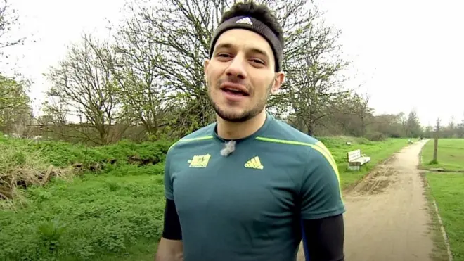 ينطلق يوم الأحد سباق ماراثون لندن السنوي بمشاركة متسابقين كثر. وأحد المتسابقين، الليبي أكرم شلبي، الذي سيكون هذا السباق بالنسبة إليه السباق الـ50 في أقل من ثلاث سنوات.