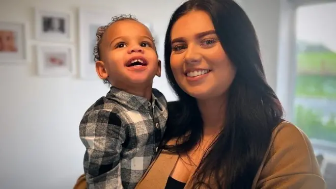 "التلقيح الصناعي جعل والدي المريض يرى حفيدا"