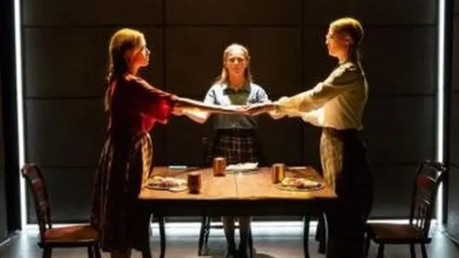 Drama berjudul Hitler's Tasters mengambil latar sejarah tapi menampilkan cerita secara kontemporer.