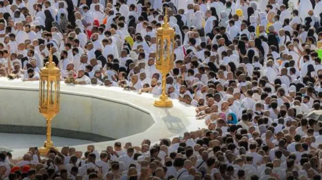 Cumrada lama oggola wax ka badan laba jeer