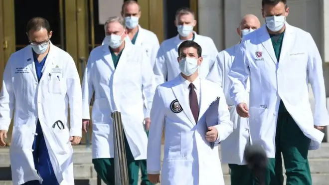 Trump es atendido por alguno de los mejores médicos de EE.UU.