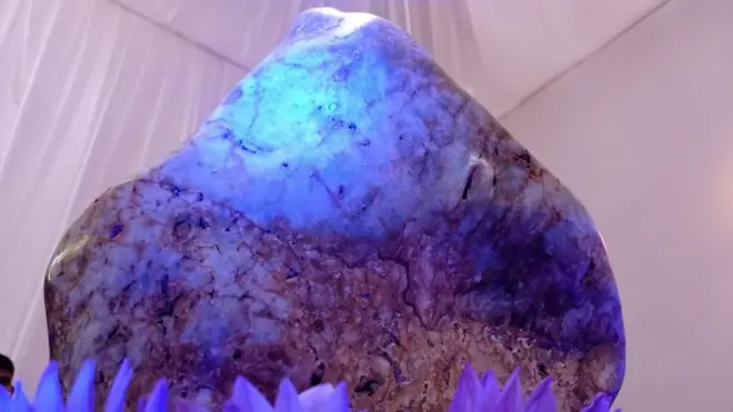 ආසියාවේ රැජිණ (Queen of Asia)