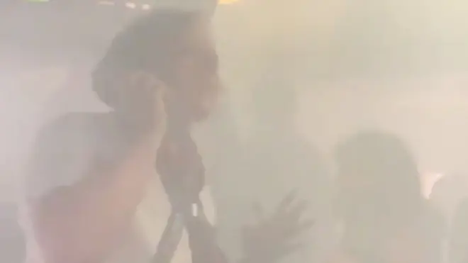 El humo blanco comenzó a salir del sistema de ventilación poco antes de aterrizar.