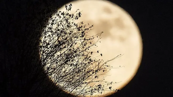 સુપરમૂનની તસવીર