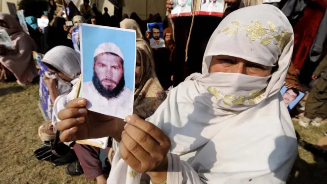 د لادرکه کسانو خپلوان وایي، د خپلو عزیزانو له برخلیکه نه دي خبر