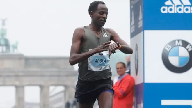 Yeroon Guyyee maaraatoonii yeroo duraaf Barliinitti fiige galmeesse riikardii addunyaarraa sakandii 49 qofaan duubatti hafa