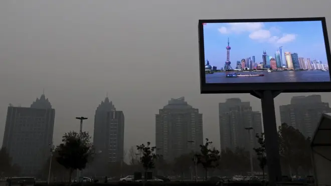 Согласно данным правительства Китая, почти ни один город в КНР не соответствует экологическим нормам.