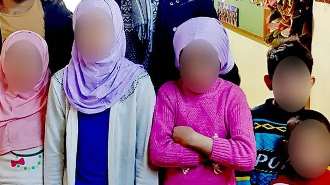 لا يزال هناك عدد كبير من النساء والأطفال من أسر مقاتلي تنظيم الدولة في العراق