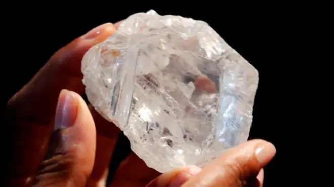 له تېرو سلو کلونو راهیسې د لیسیدي لارونا دا لومړی لوی الماس دی