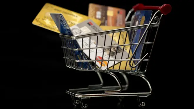 다양한 신용카드의 등장은 우리의 소비 방식에 큰 변화를 가져왔다