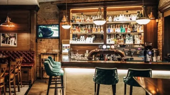 Кыргызстан кафе, ресторандар үч апта иштебей туруш керек дейт