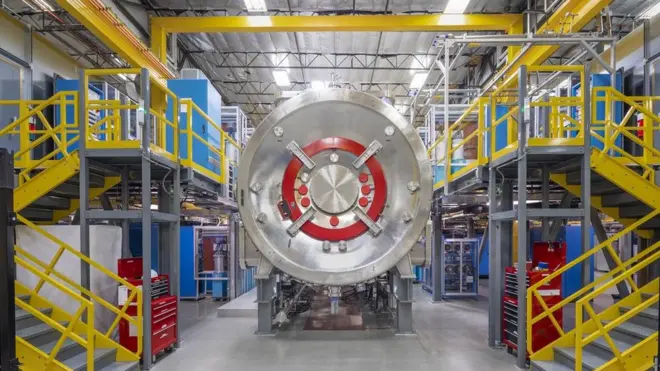 30米长的聚变筒命名为C2W 诺曼。