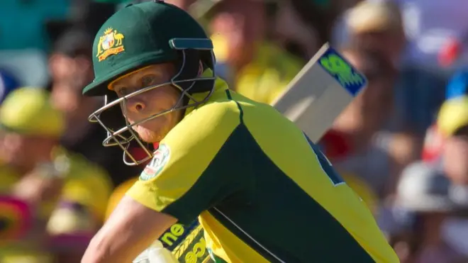 سٹیون سمتھ اپنے کریئر کی آٹھویں اور پاکستان کے خلاف دوسری سنچری مکمل کرنے میں کامیاب رہے