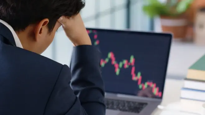 Investor panik menghadapi 'cryptocrash'.