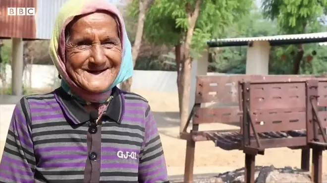 శ్మశానంలో బామ్మ