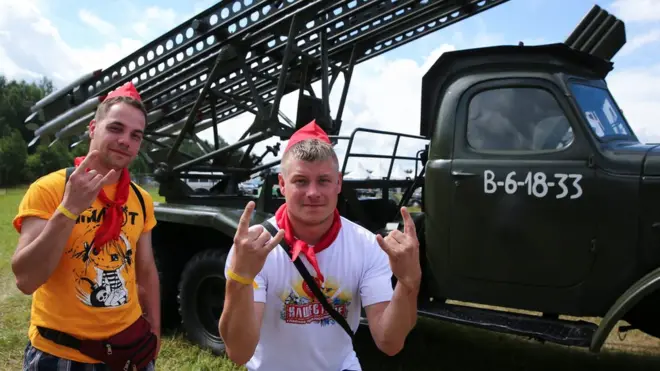 Минобороны устраивает на поле "Нашествия" экспозицию старой и новой военной техники