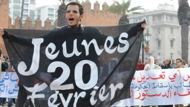في 20 فبراير/شباط 2011، خرج نشطاء وقوى سياسية وحقوقية للشوارع للمطالبة بإصلاحات في المغرب, وقد انضمت لها.