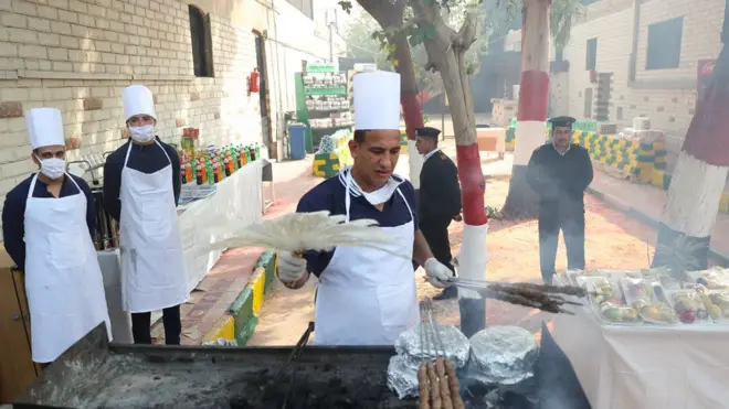 صور من مجمّع سجون طرة في العاصمة المصرية القاهرة أثناء زيارة وفود إعلامية أجنبية ومصرية بدعوة من السلطات المصرية