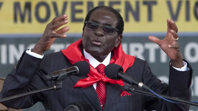 Robert Mugabe podría ser destituido por juicio político si se niega a renunciar a sus casi cuatro décadas en el poder.