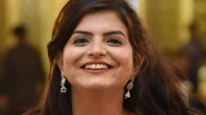پوسٹ مارٹم کے وقت نمرتا کے بھائی موجود تھے جبکہ واقعے کے وقت کمرہ اندر سے بند تھا لیکن اس کے باوجود پولیس تحقیقات کر رہی ہے کہ یہ خودکشی تھی یا قتل: پولیس