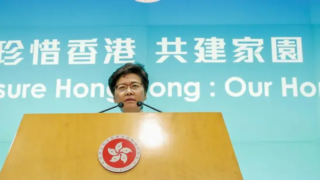 林郑月娥在记者会再次讉责示威者的暴力行为。