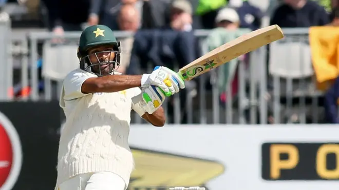 اسد شفیق 62 رنز بنا کر آؤٹ ہوئے