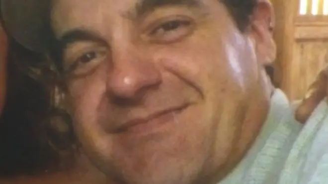 David Baker melakukan bunuh diri setelah sempat ditangkap dan dibebaskan saat penyelidikan kasusnya masih berlanjut.