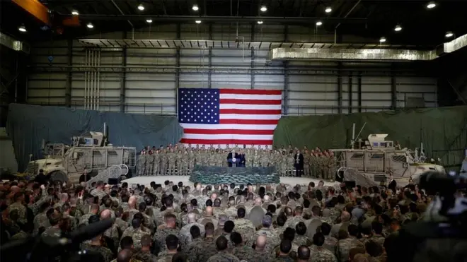 Donald Trump đến thăm quân đội Hoa Kỳ tại Afghanistan vào tháng 11
