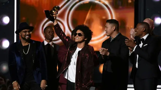 "That's What I Like", de Bruno Mars, ganó en la categoría Canción del año, en la que también competía "Despacito".