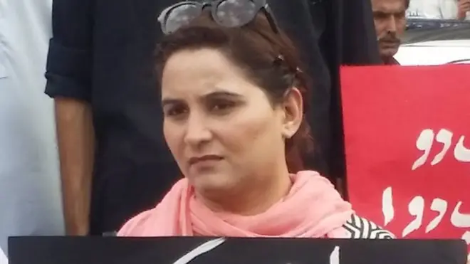 نغمہ شیخ انسانی حقوق، مزدوروں اور طلبہ تنظیموں کے مظاہروں میں پہلی صف میں موجود ہوتی ہیں اور بے خوف نعرے لگاتی ہیں۔