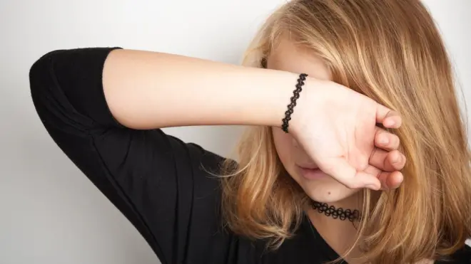 СМИ сообщают, что преподаватели приставали к ученицам школы в течение нескольких десятилетий