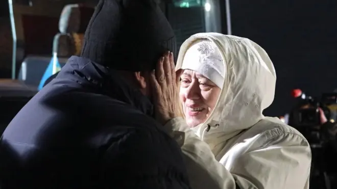 Зустріч після обміну. Через полон у сепаратистських "республіках" пройшло близько 3,5 тис людей