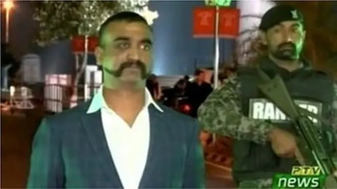 Влада Пакистану стверджує, що з пілотом поводилися відповідно до норм військової етики