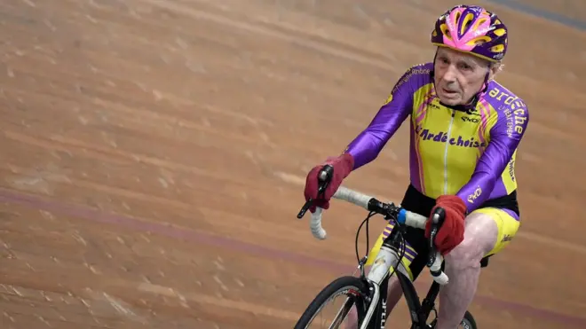 ทีมนักวิจัยค้นพบว่า ร่างกายของนักปั่นจักรยานทางไกล สามารถผลิตที-เซลล์ได้ในระดับเดียวกับคนในช่วงอายุ 20 ปี