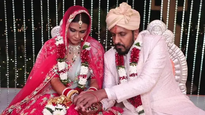 తల్లికి పెళ్లి చేసిన పిల్లలు