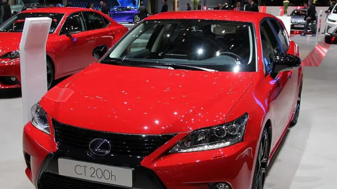 Отзыв коснется автомобилей марок Auris, Prius, Toyota Corolla и Lexus CT 200h